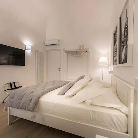 Apartment La Home42 Palermo